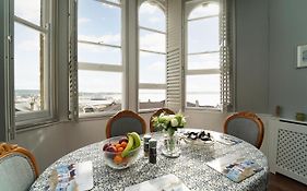 Stunning 2-Bed Apartment In Weston-Super-Mare